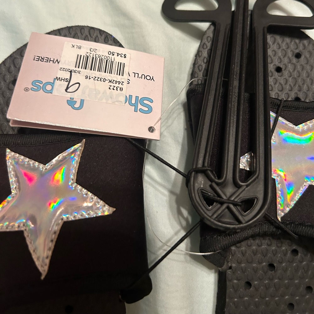 Girls flip flops never worn